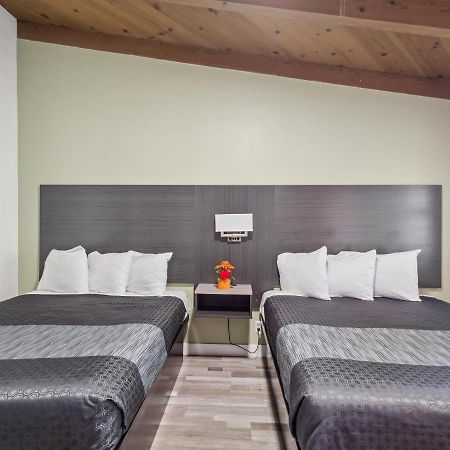 Discovery Inn Monterey Bay Seaside Esterno foto