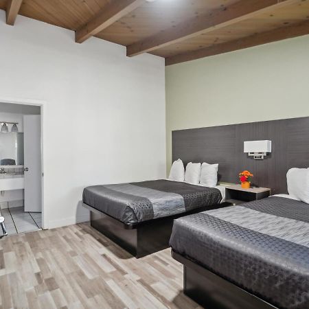 Discovery Inn Monterey Bay Seaside Esterno foto