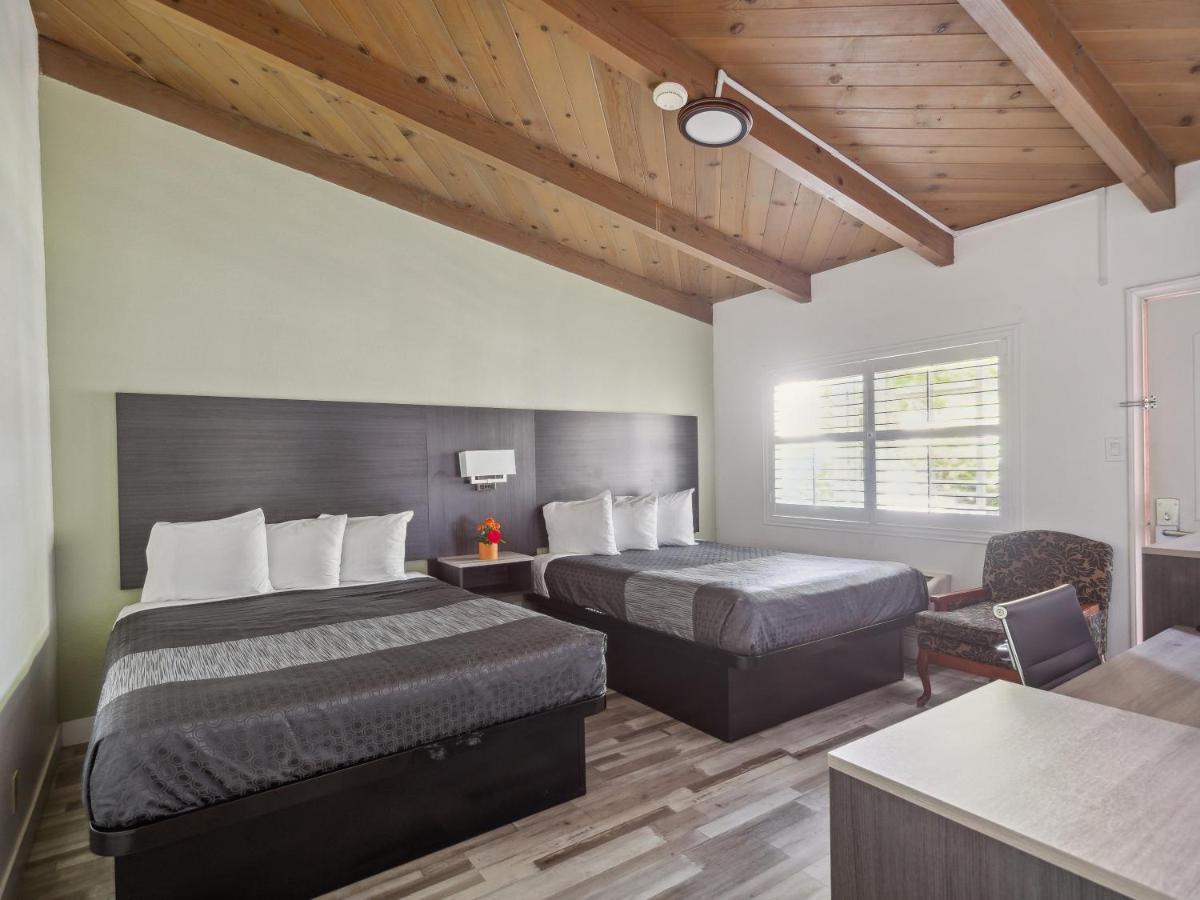Discovery Inn Monterey Bay Seaside Esterno foto